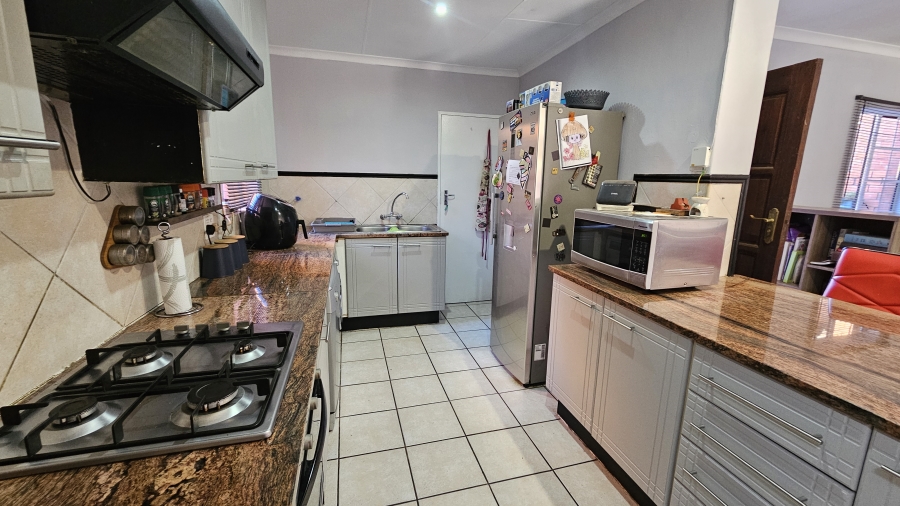 2 Bedroom Property for Sale in Moreleta Park Gauteng
