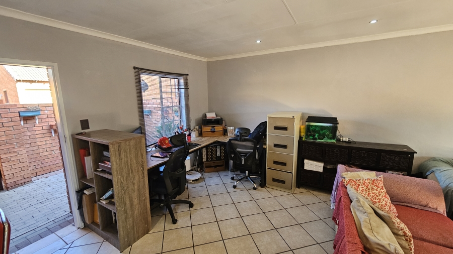 2 Bedroom Property for Sale in Moreleta Park Gauteng