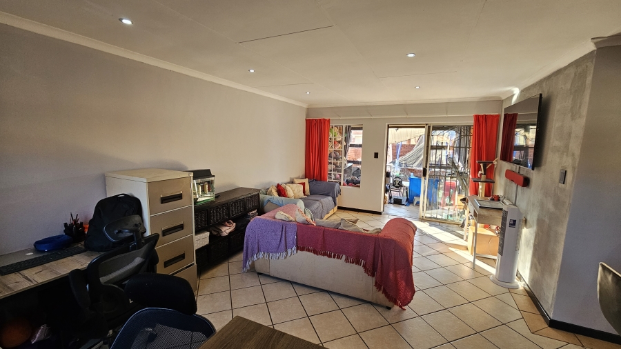 2 Bedroom Property for Sale in Moreleta Park Gauteng