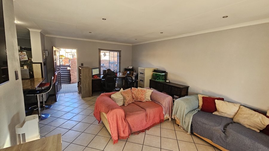 2 Bedroom Property for Sale in Moreleta Park Gauteng