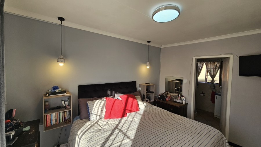 2 Bedroom Property for Sale in Moreleta Park Gauteng