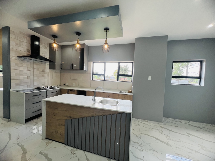 4 Bedroom Property for Sale in Amandasig Gauteng