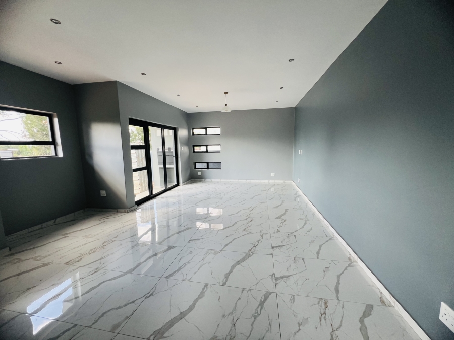 4 Bedroom Property for Sale in Amandasig Gauteng