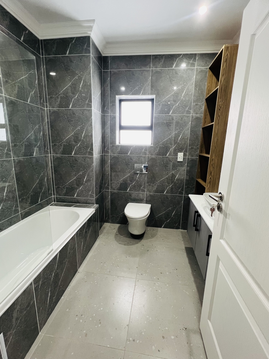 4 Bedroom Property for Sale in Amandasig Gauteng