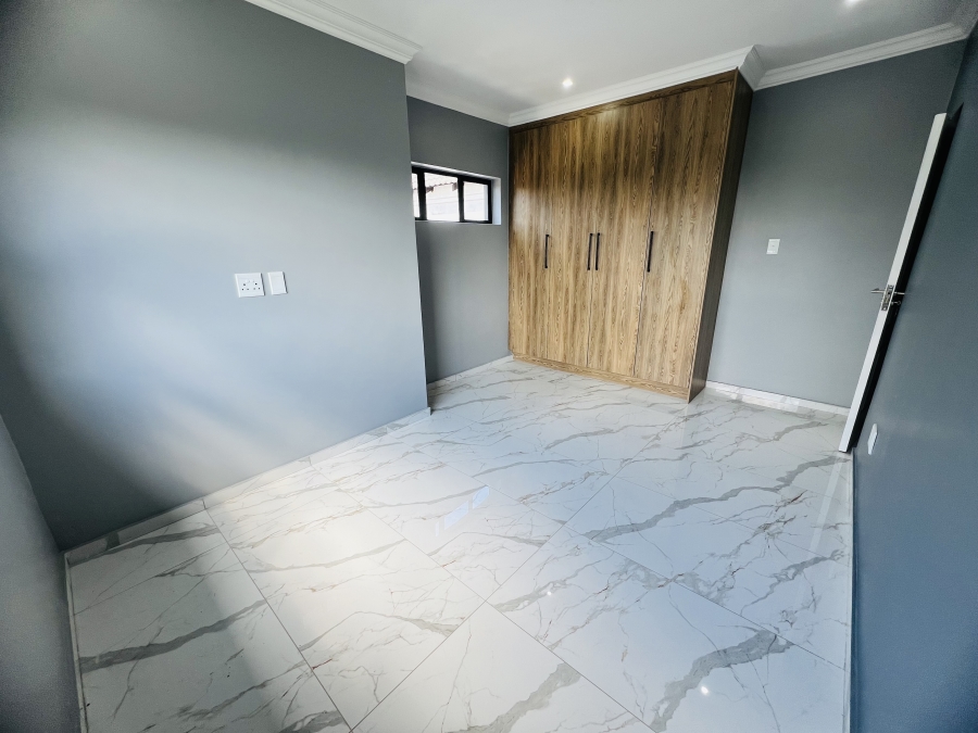 4 Bedroom Property for Sale in Amandasig Gauteng