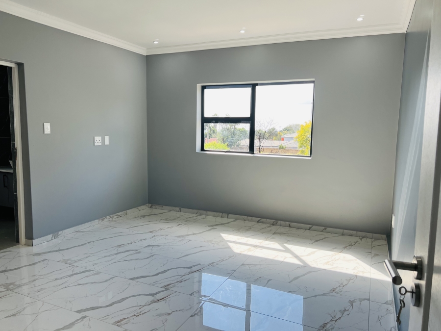 4 Bedroom Property for Sale in Amandasig Gauteng