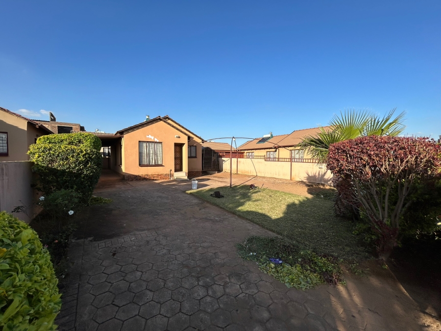 To Let 3 Bedroom Property for Rent in Soshanguve VV Gauteng