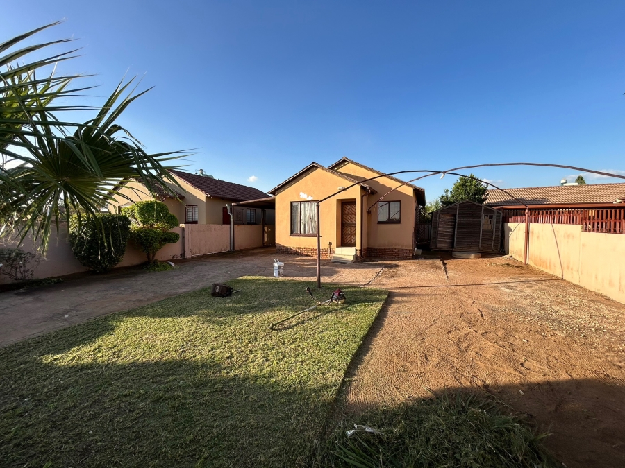 To Let 3 Bedroom Property for Rent in Soshanguve VV Gauteng