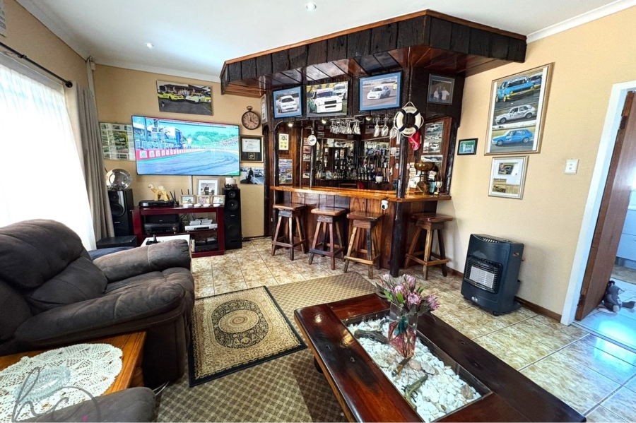 4 Bedroom Property for Sale in Roodekrans Gauteng