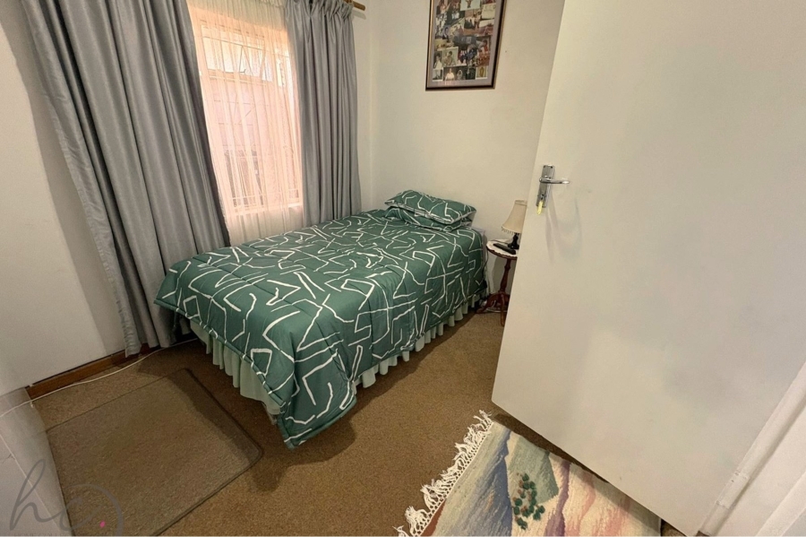 4 Bedroom Property for Sale in Roodekrans Gauteng