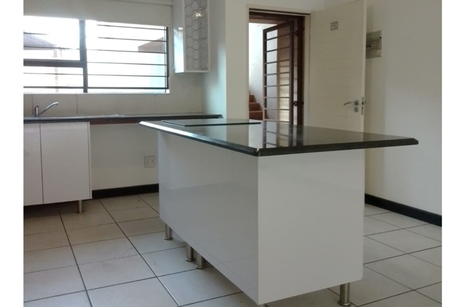 2 Bedroom Property for Sale in Sunninghill Gauteng