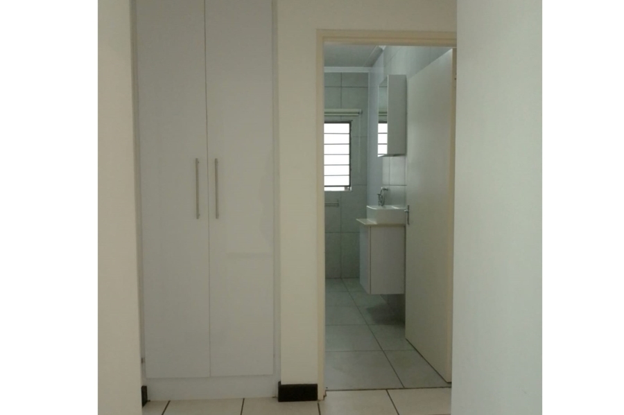 2 Bedroom Property for Sale in Sunninghill Gauteng