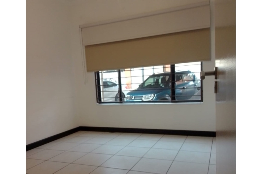 2 Bedroom Property for Sale in Sunninghill Gauteng