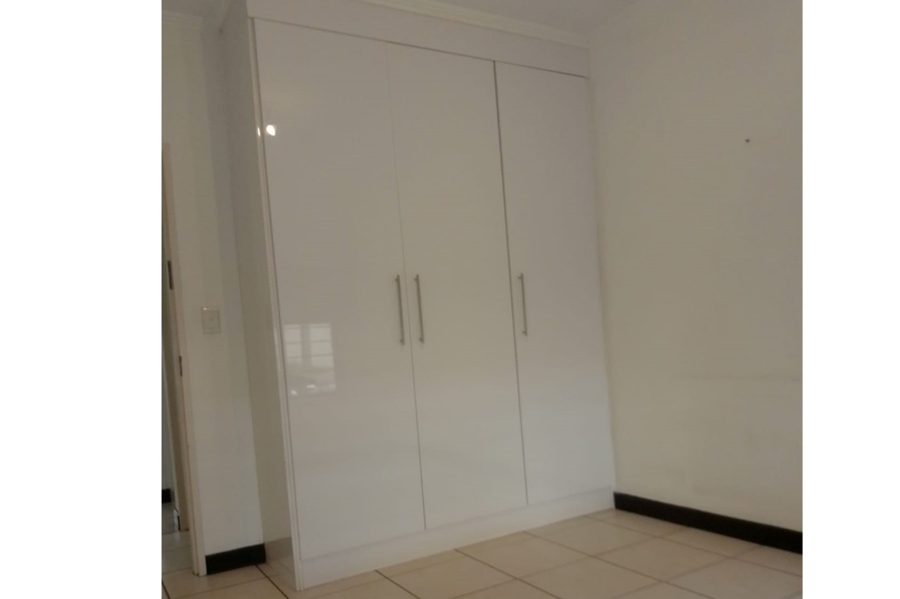 2 Bedroom Property for Sale in Sunninghill Gauteng