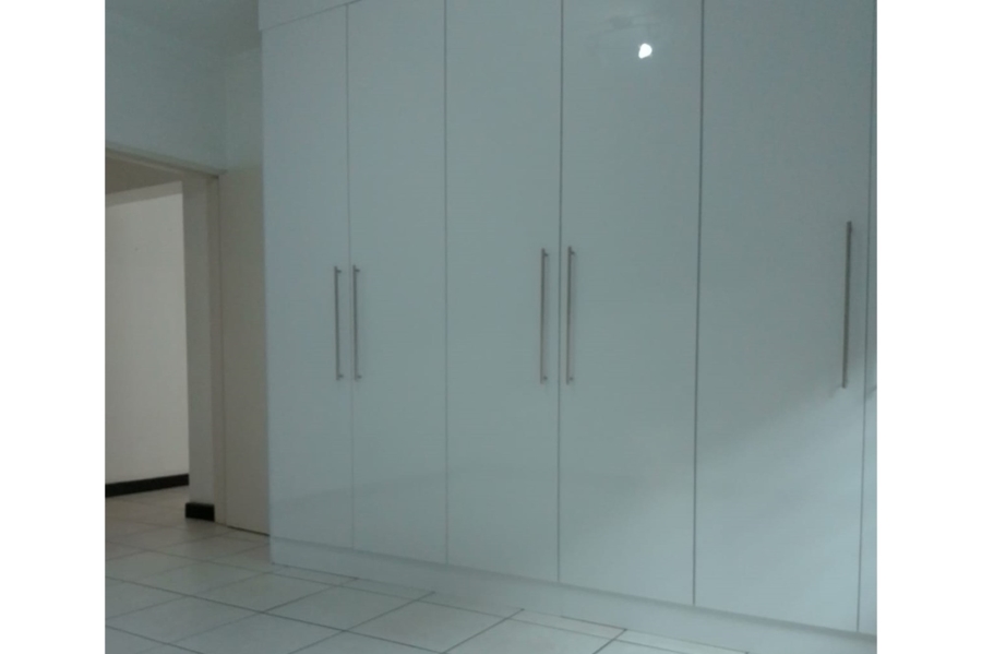 2 Bedroom Property for Sale in Sunninghill Gauteng