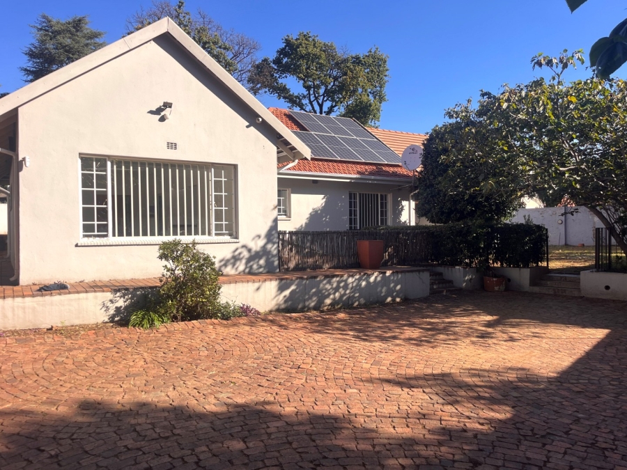 4 Bedroom Property for Sale in Waverley Gauteng