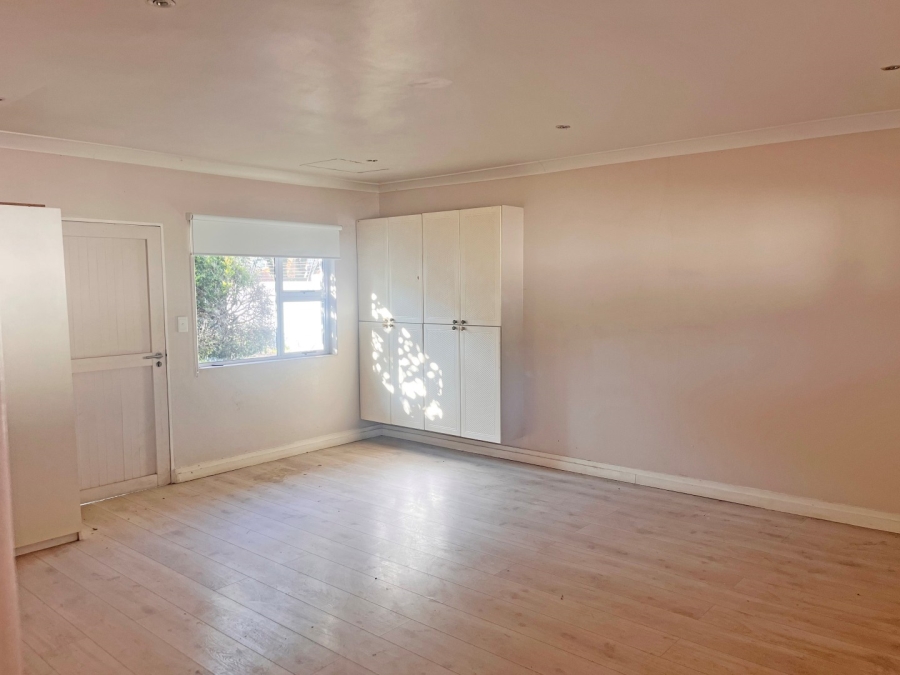 4 Bedroom Property for Sale in Waverley Gauteng