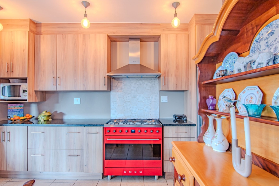 3 Bedroom Property for Sale in Lombardy Estate Gauteng