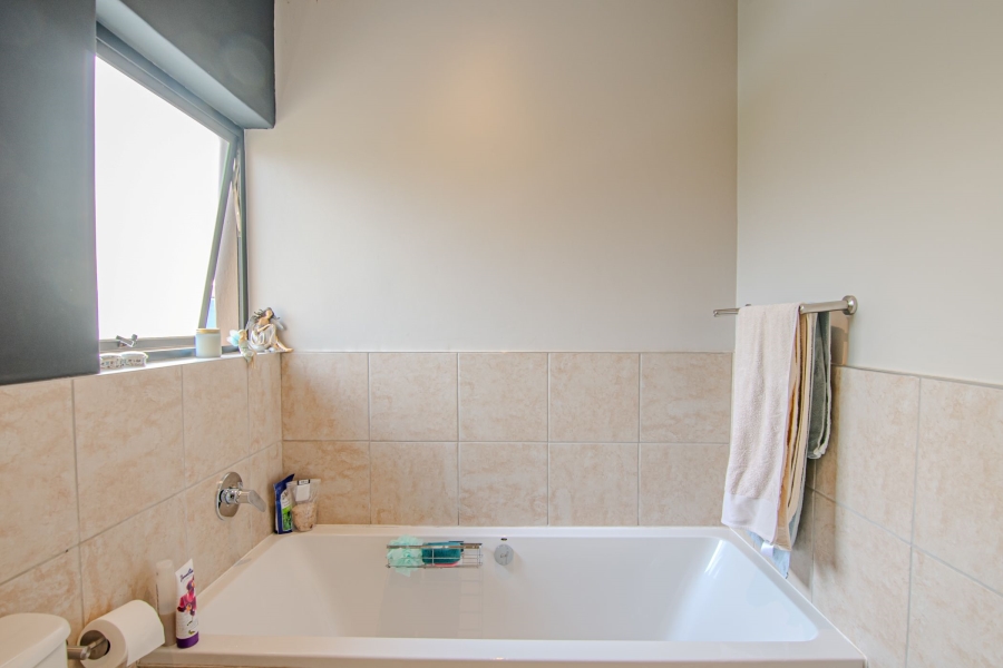 3 Bedroom Property for Sale in Lombardy Estate Gauteng