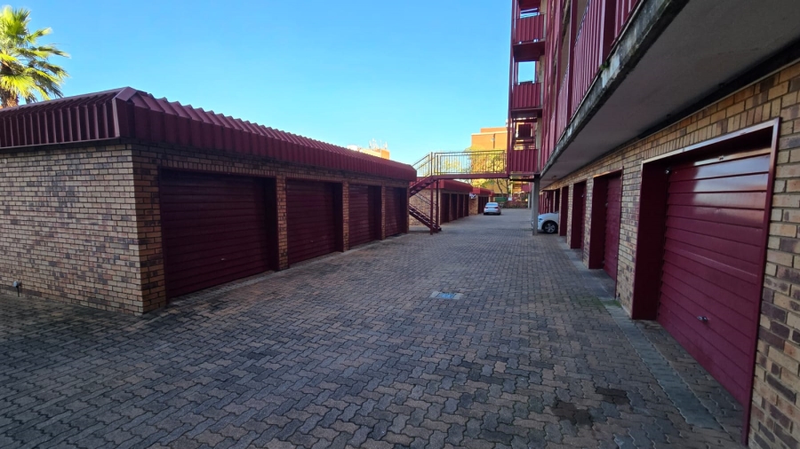 1 Bedroom Property for Sale in Wonderboom South Gauteng