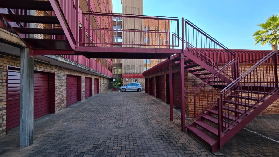 1 Bedroom Property for Sale in Wonderboom South Gauteng