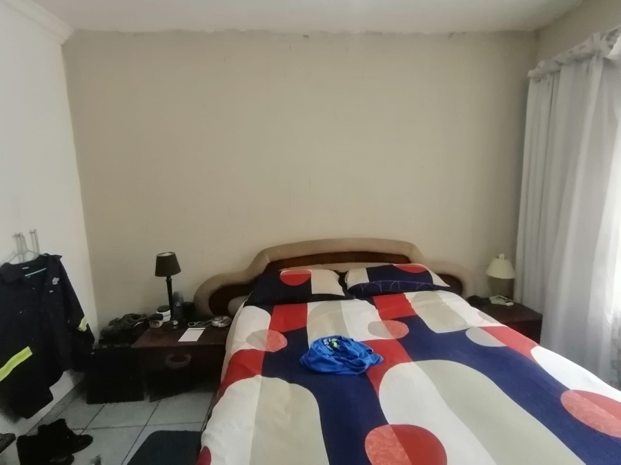 2 Bedroom Property for Sale in Cruywagenpark Gauteng