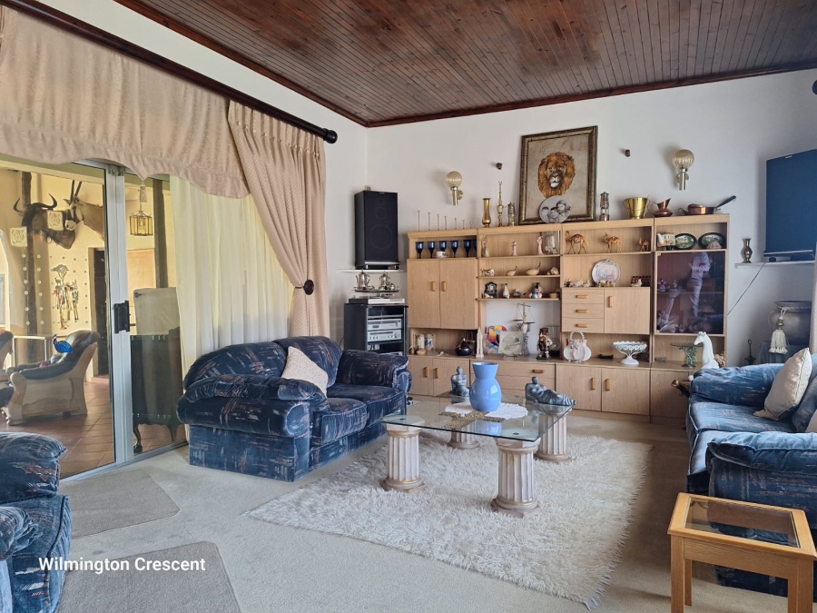 To Let 4 Bedroom Property for Rent in Lyndhurst Gauteng