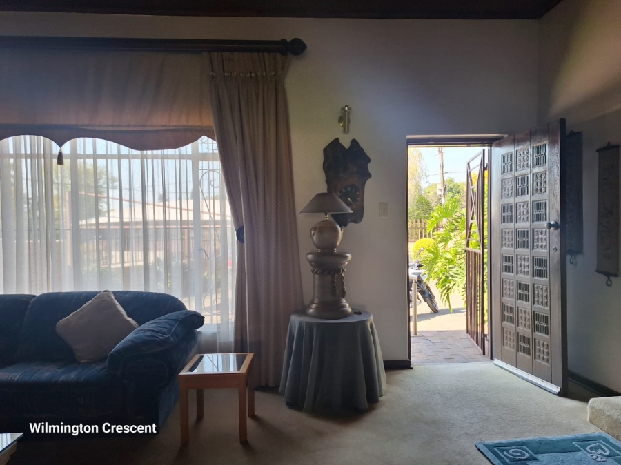 To Let 4 Bedroom Property for Rent in Lyndhurst Gauteng