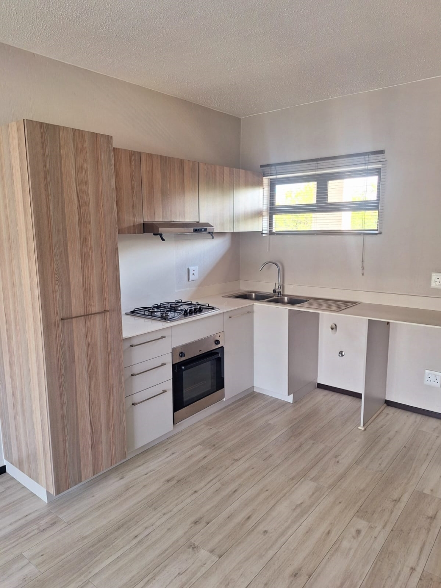 To Let 1 Bedroom Property for Rent in Fourways Gauteng