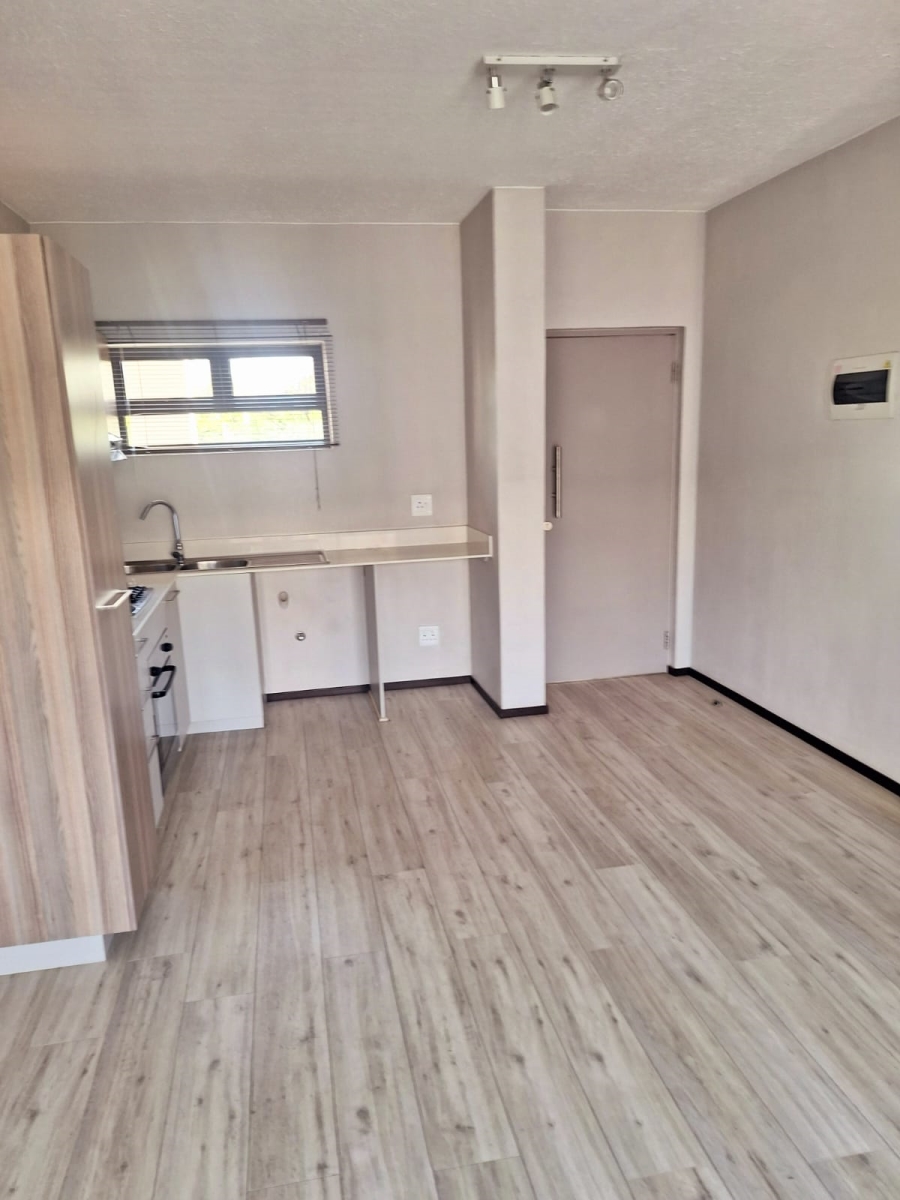To Let 1 Bedroom Property for Rent in Fourways Gauteng