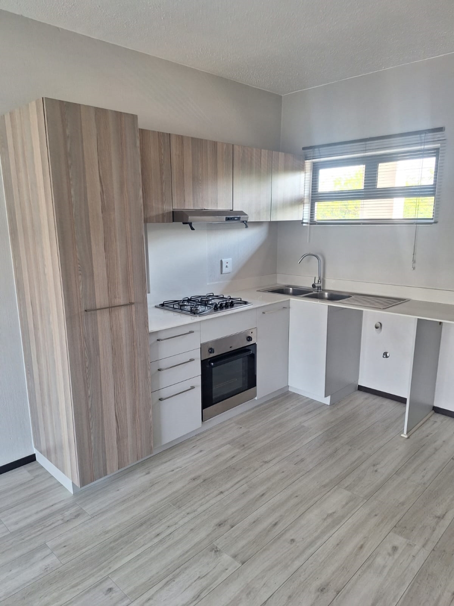 To Let 1 Bedroom Property for Rent in Fourways Gauteng