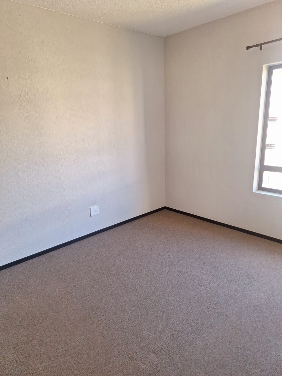 To Let 1 Bedroom Property for Rent in Fourways Gauteng