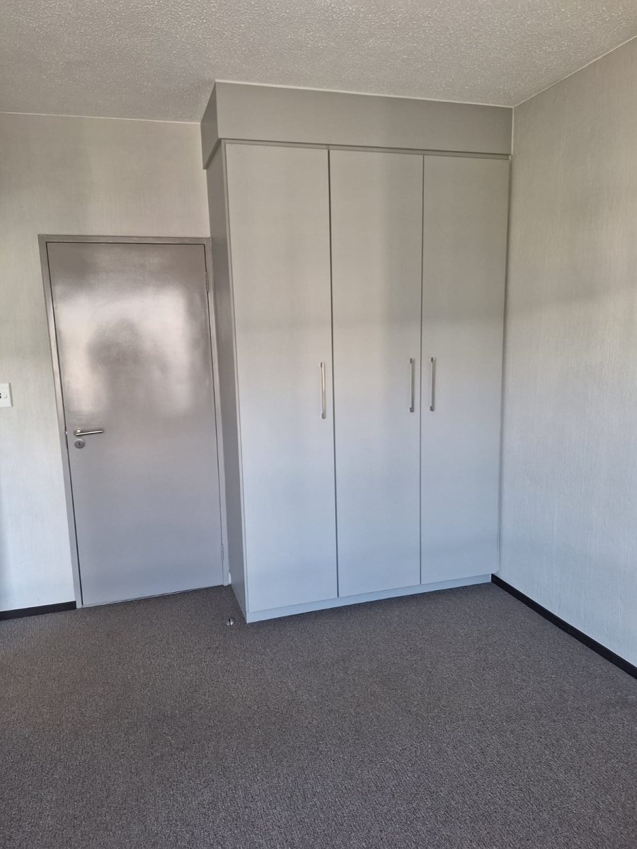 To Let 1 Bedroom Property for Rent in Fourways Gauteng