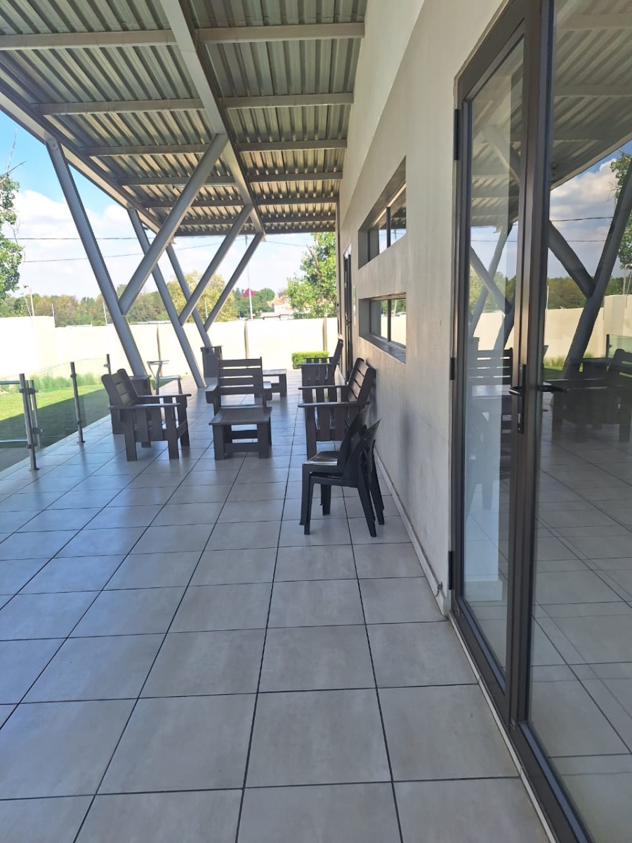 To Let 1 Bedroom Property for Rent in Fourways Gauteng