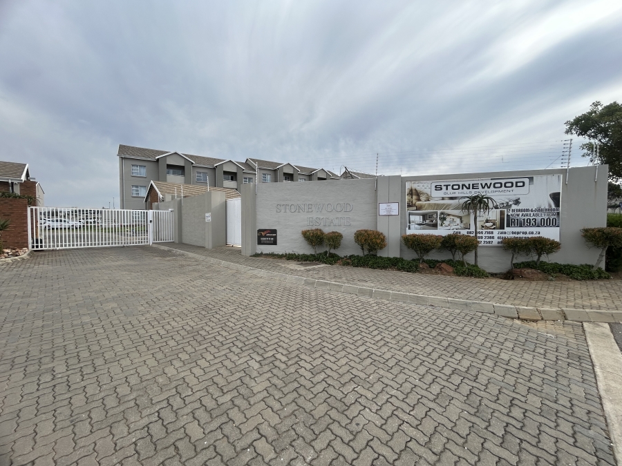 To Let 2 Bedroom Property for Rent in Blue Hills Gauteng