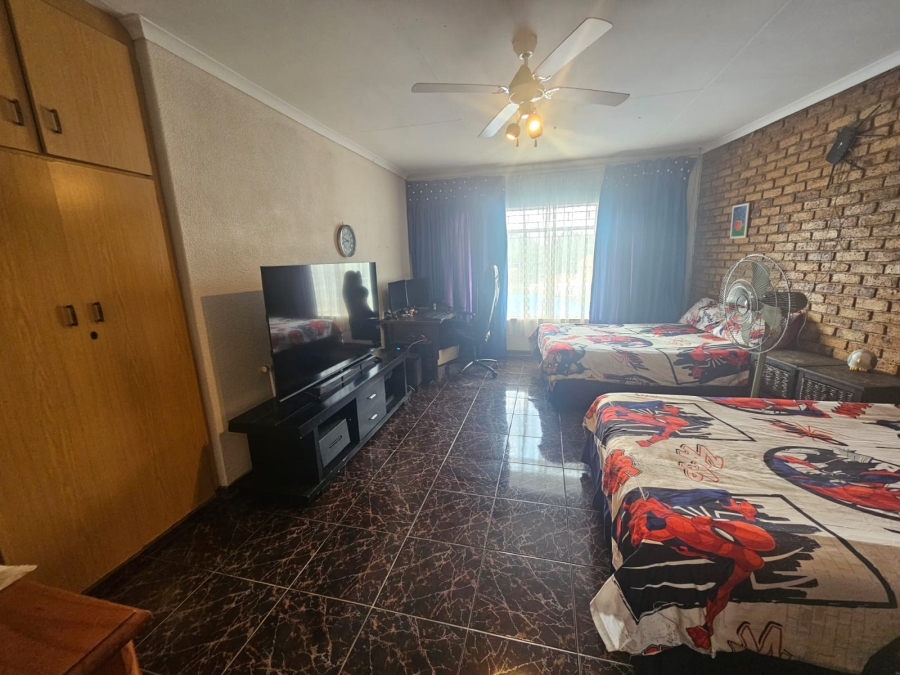 3 Bedroom Property for Sale in Greenhills Gauteng