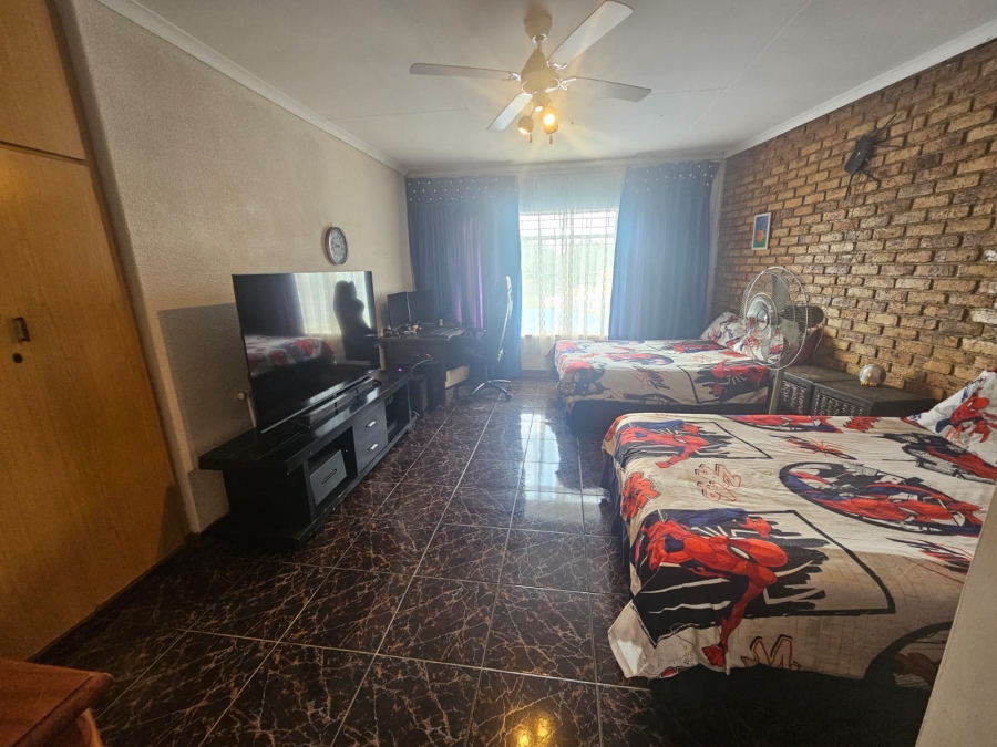 3 Bedroom Property for Sale in Greenhills Gauteng