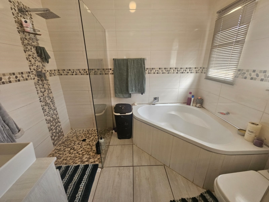 3 Bedroom Property for Sale in Greenhills Gauteng