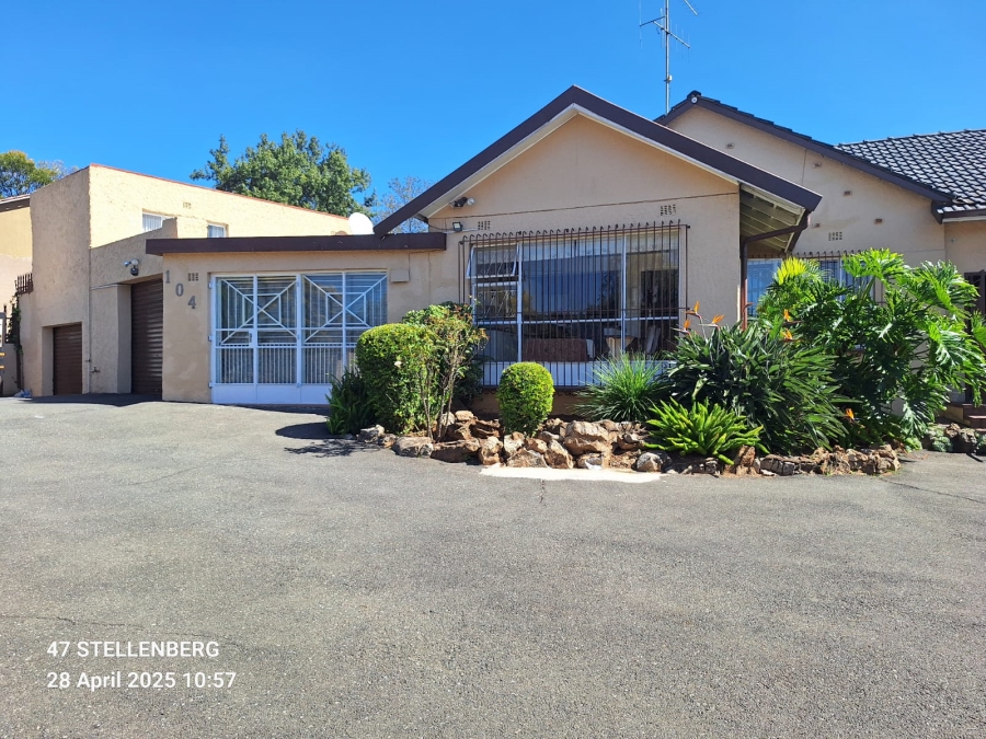 4 Bedroom Property for Sale in Lyndhurst Gauteng