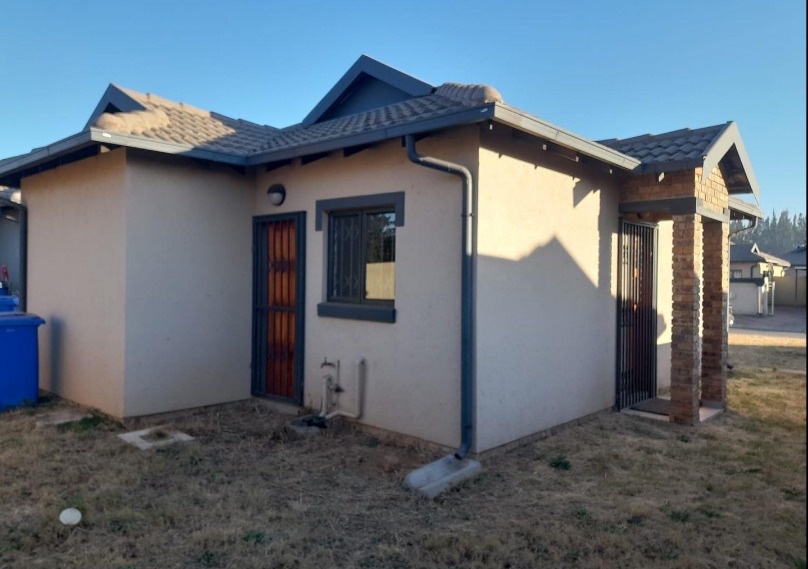 2 Bedroom Property for Sale in Andeon Gauteng