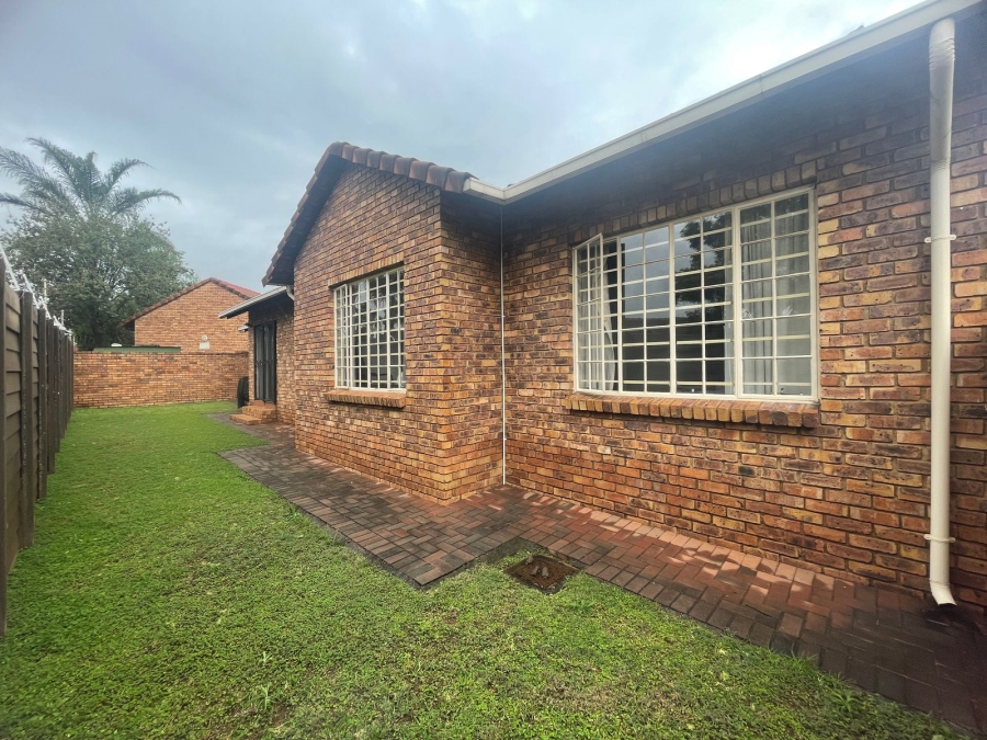 3 Bedroom Property for Sale in Eldoraigne Gauteng