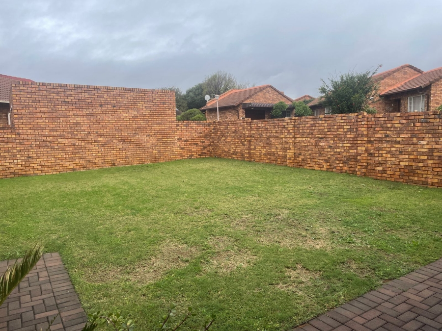 3 Bedroom Property for Sale in Eldoraigne Gauteng