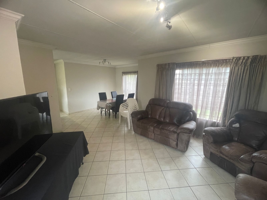 3 Bedroom Property for Sale in Eldoraigne Gauteng