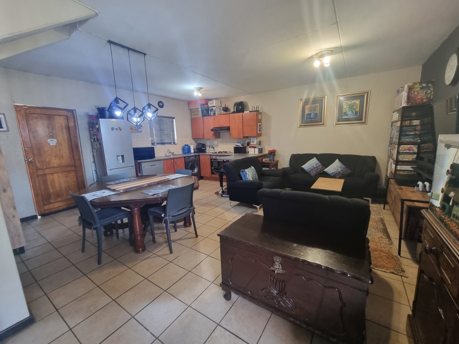 2 Bedroom Property for Sale in Greenstone Hill Gauteng