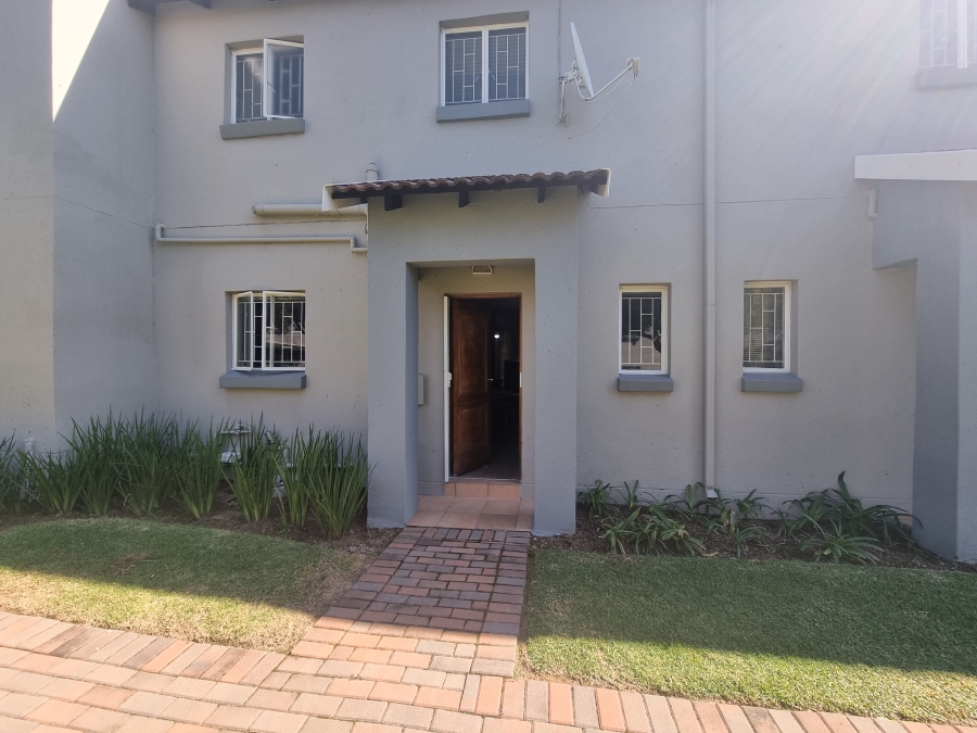 2 Bedroom Property for Sale in Greenstone Hill Gauteng