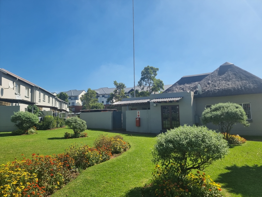 2 Bedroom Property for Sale in Greenstone Hill Gauteng