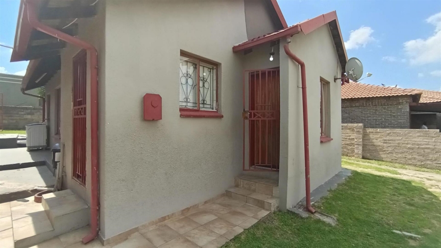 6 Bedroom Property for Sale in Norkem Park Gauteng