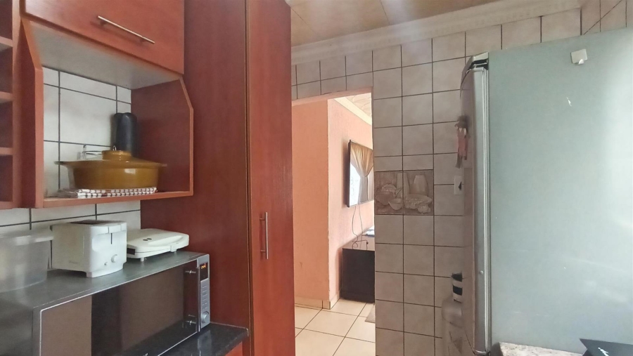 6 Bedroom Property for Sale in Norkem Park Gauteng