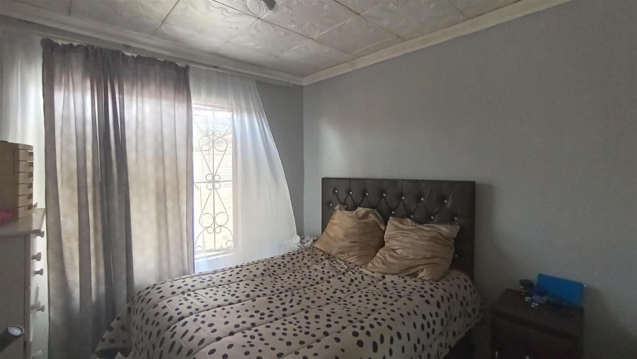 6 Bedroom Property for Sale in Norkem Park Gauteng