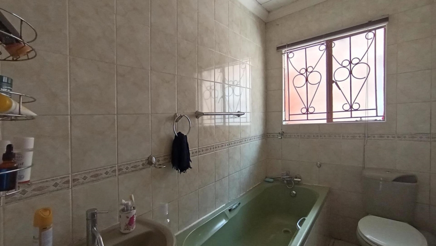 6 Bedroom Property for Sale in Norkem Park Gauteng